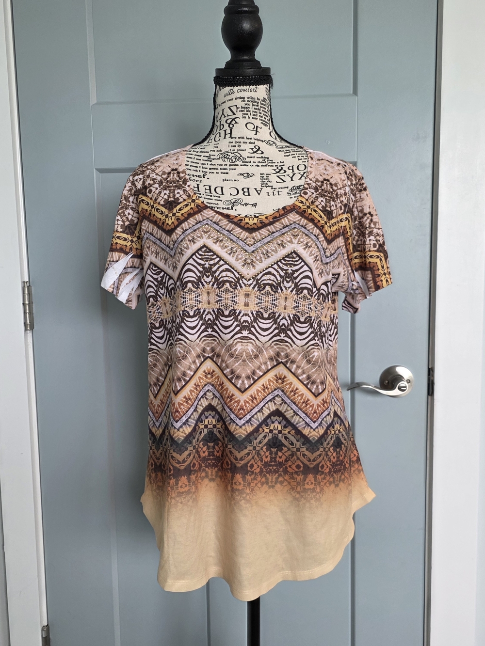 One World Boho Chevron Ombre V Neck Rhinestone Studded Tunic Top Women's Size L